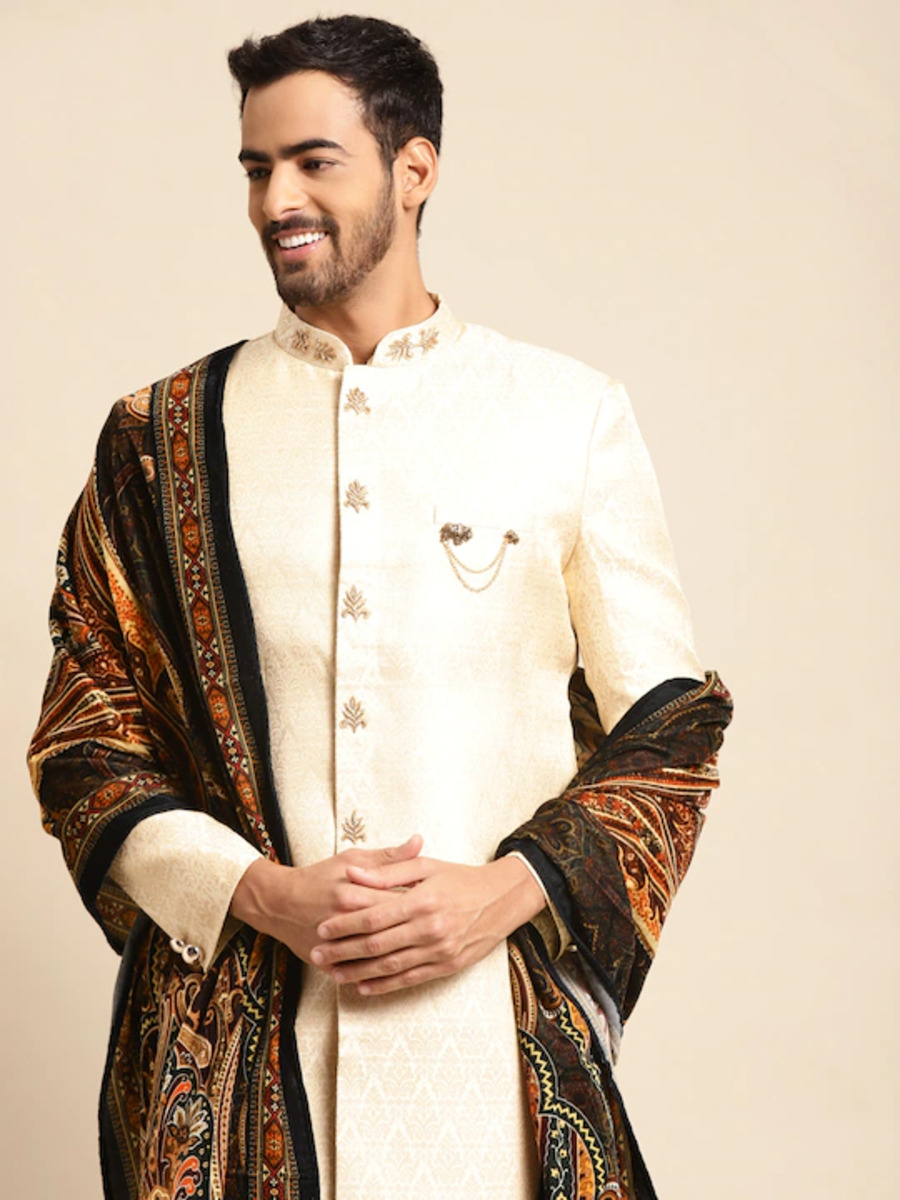 Men White Woven Design Sherwani Set With Dupatta